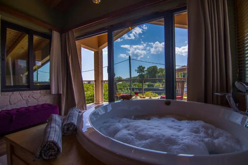 Jacuzzi tub